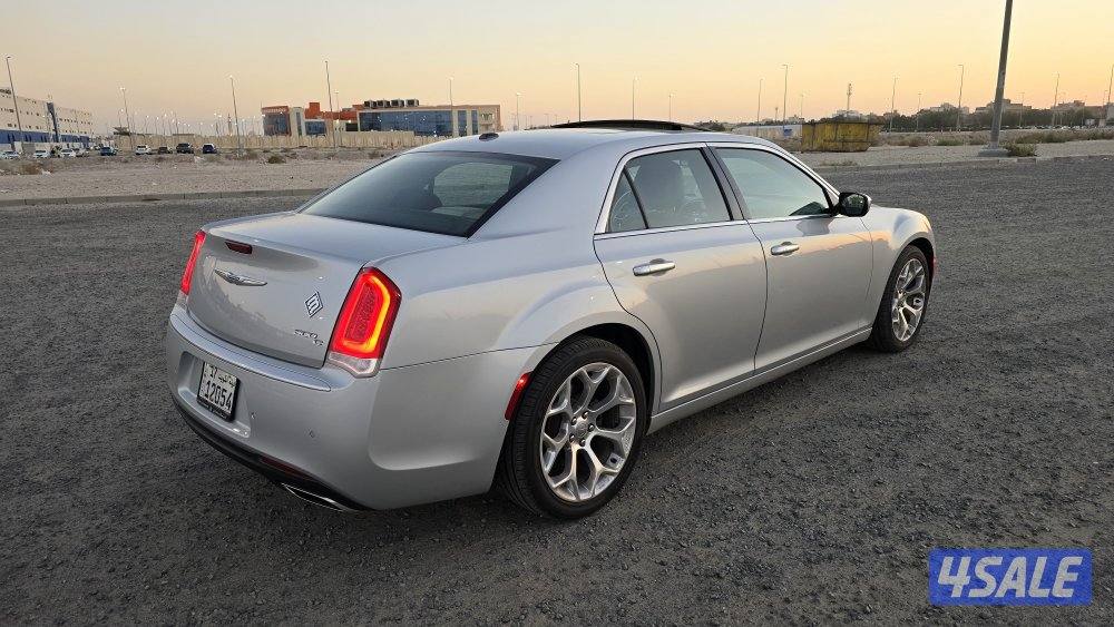 كرايزلر C300/ 20204