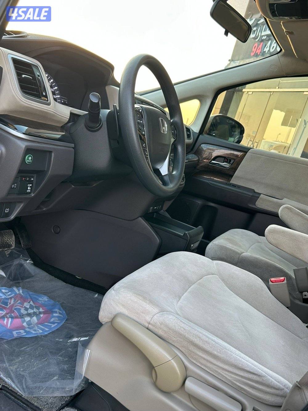 للبيع هوندا أوديسي 4 سلندر8