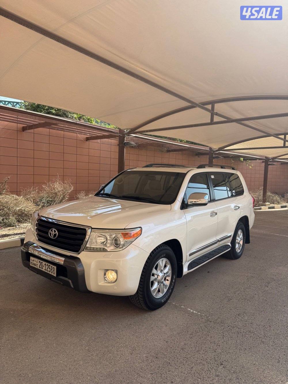 لاندكروز GXR v8 الساير صبغ وكاله.0