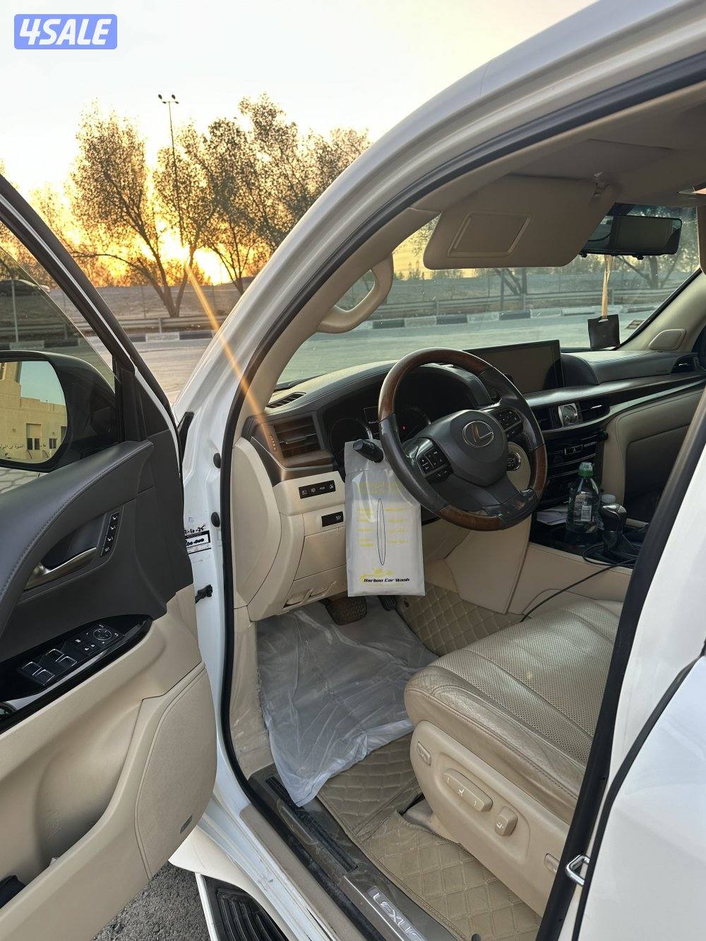 للبيع جيب لكزس مديل ٢٠١٦ الدرجة الاولى وارد الساير ماشي ٢٠٠الف سيرفس2