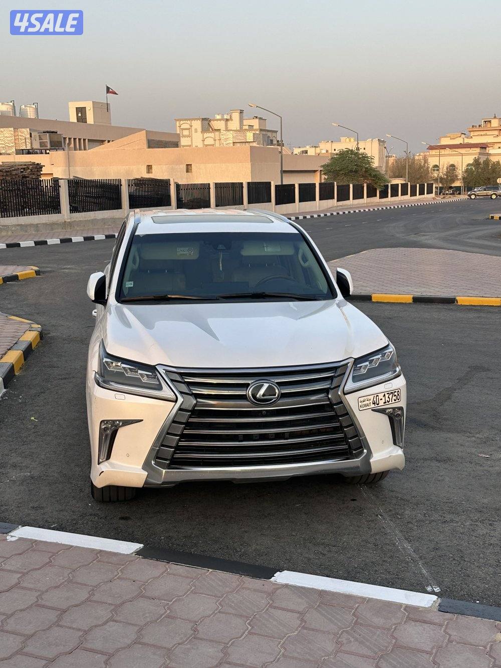 للبيع جيب لكزس مديل ٢٠١٦ الدرجة الاولى وارد الساير ماشي ٢٠٠الف سيرفس3