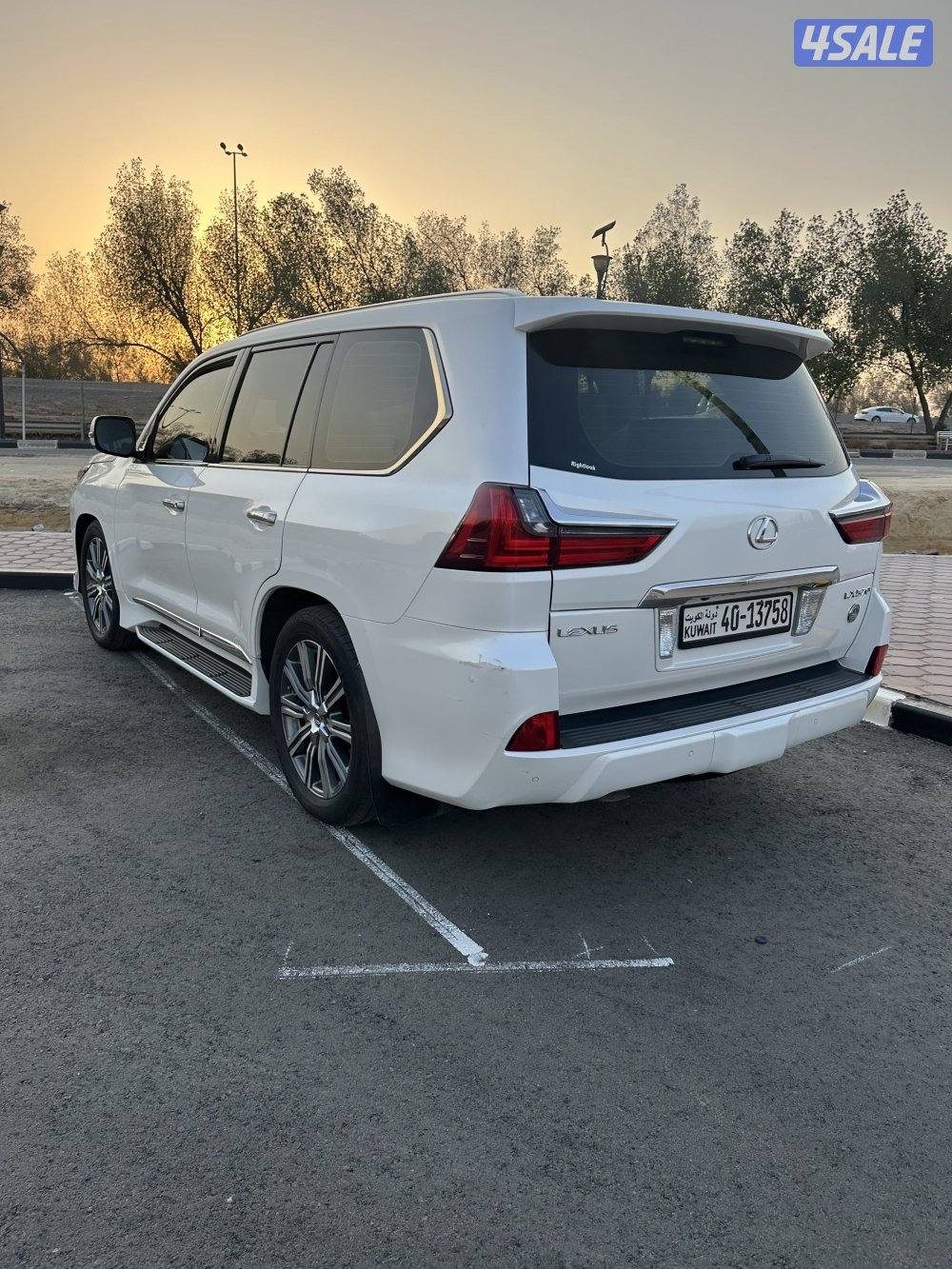 للبيع جيب لكزس مديل ٢٠١٦ الدرجة الاولى وارد الساير ماشي ٢٠٠الف سيرفس4