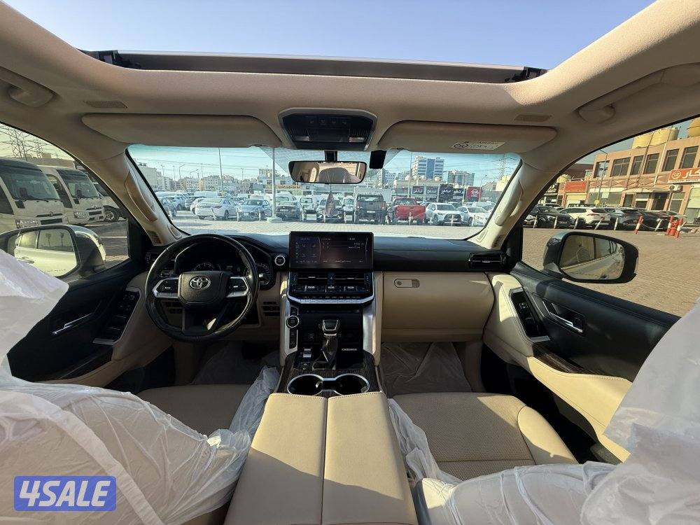 لاندكروزر VX Aero S 2022 صبغ الوكالة6