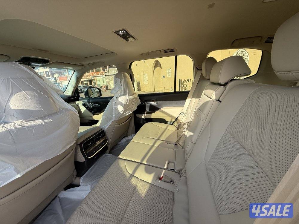 لاندكروزر VX Aero S 2022 صبغ الوكالة8