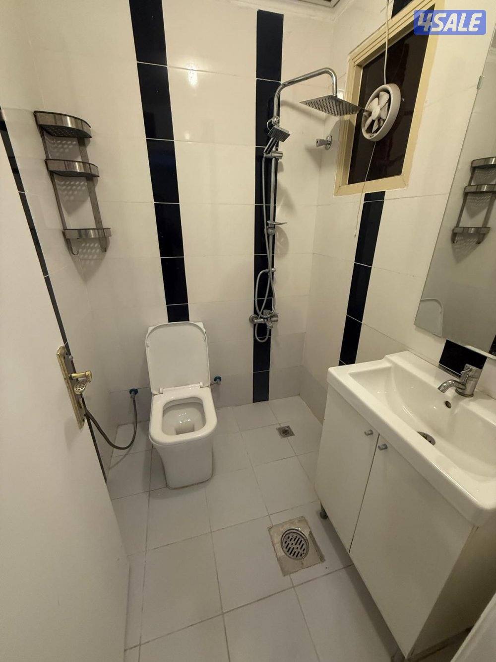 شقق للايجار حولي كويتين فقط فاضي وخلو غرفه صاله حمام مطبخ باركن5