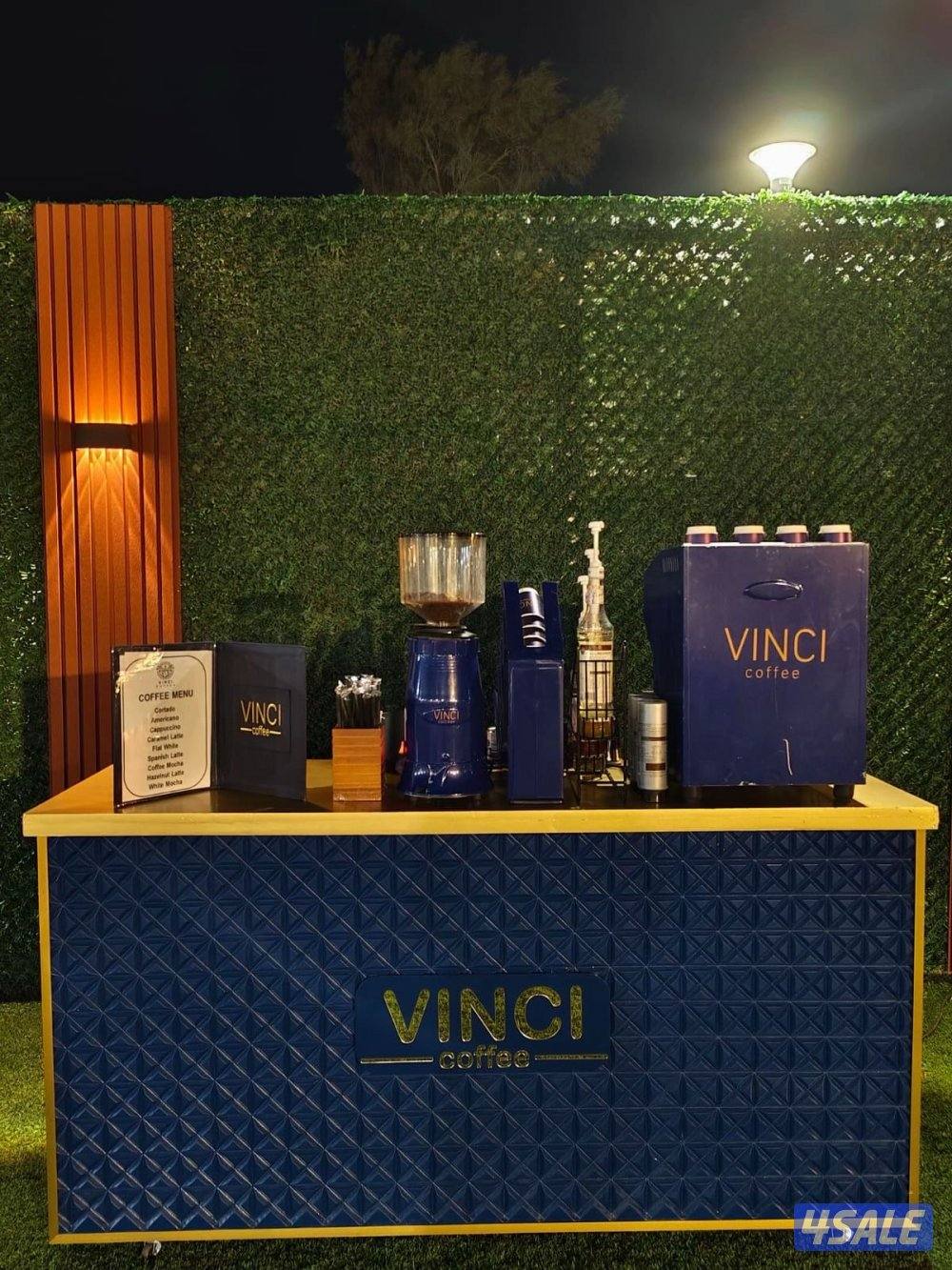 كشك قهوة أنيق وجاهز للتشغيل يحتوي على ماكينة قهوة+أدوات تحضير1