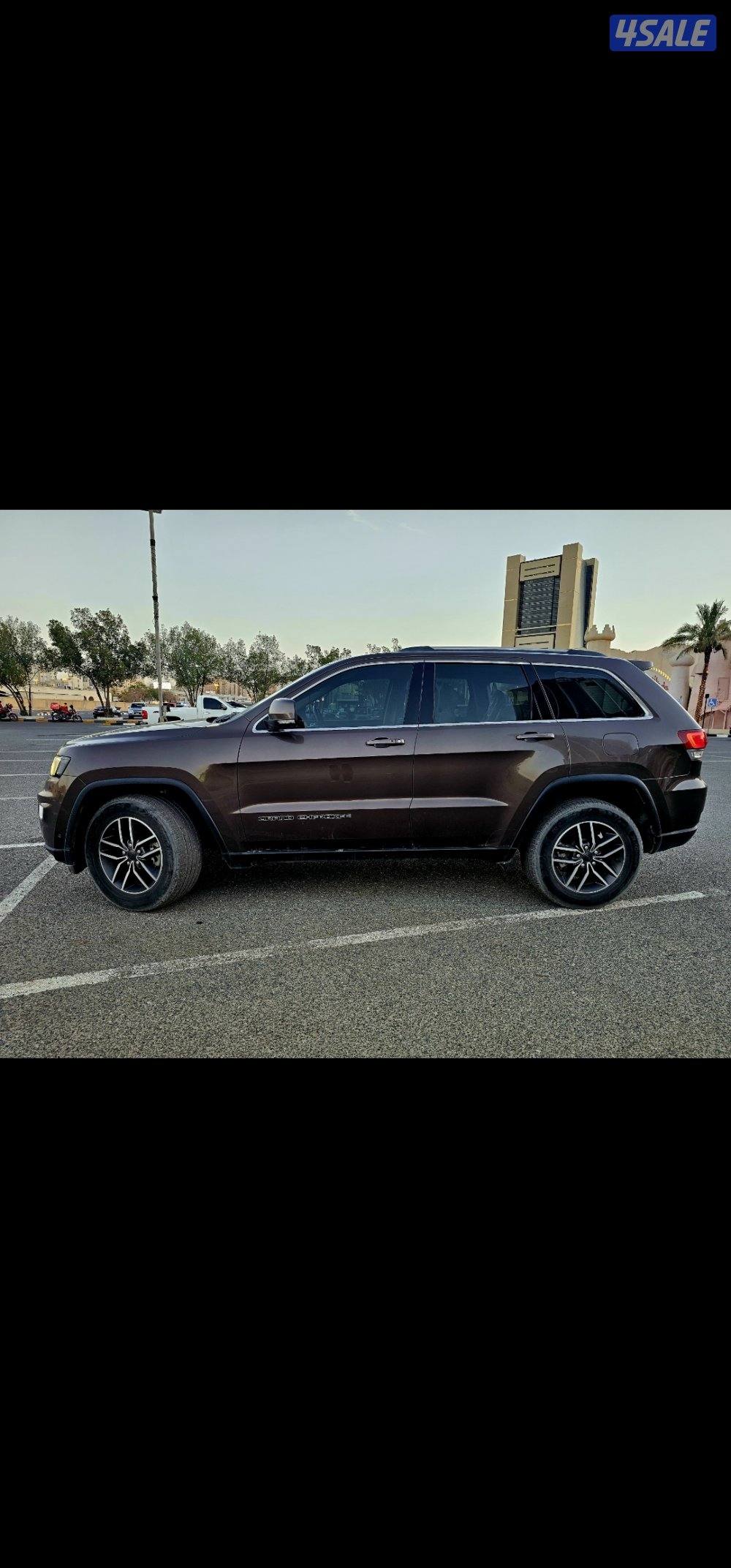 جراند شيروكي لاريدو 2021 ..4x40