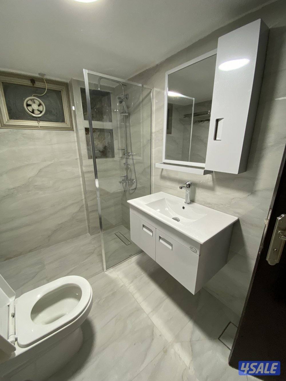 للايجار دور كامل مع بلكونه بسلوي قطعه ١٢ تشطيب ديولكس4