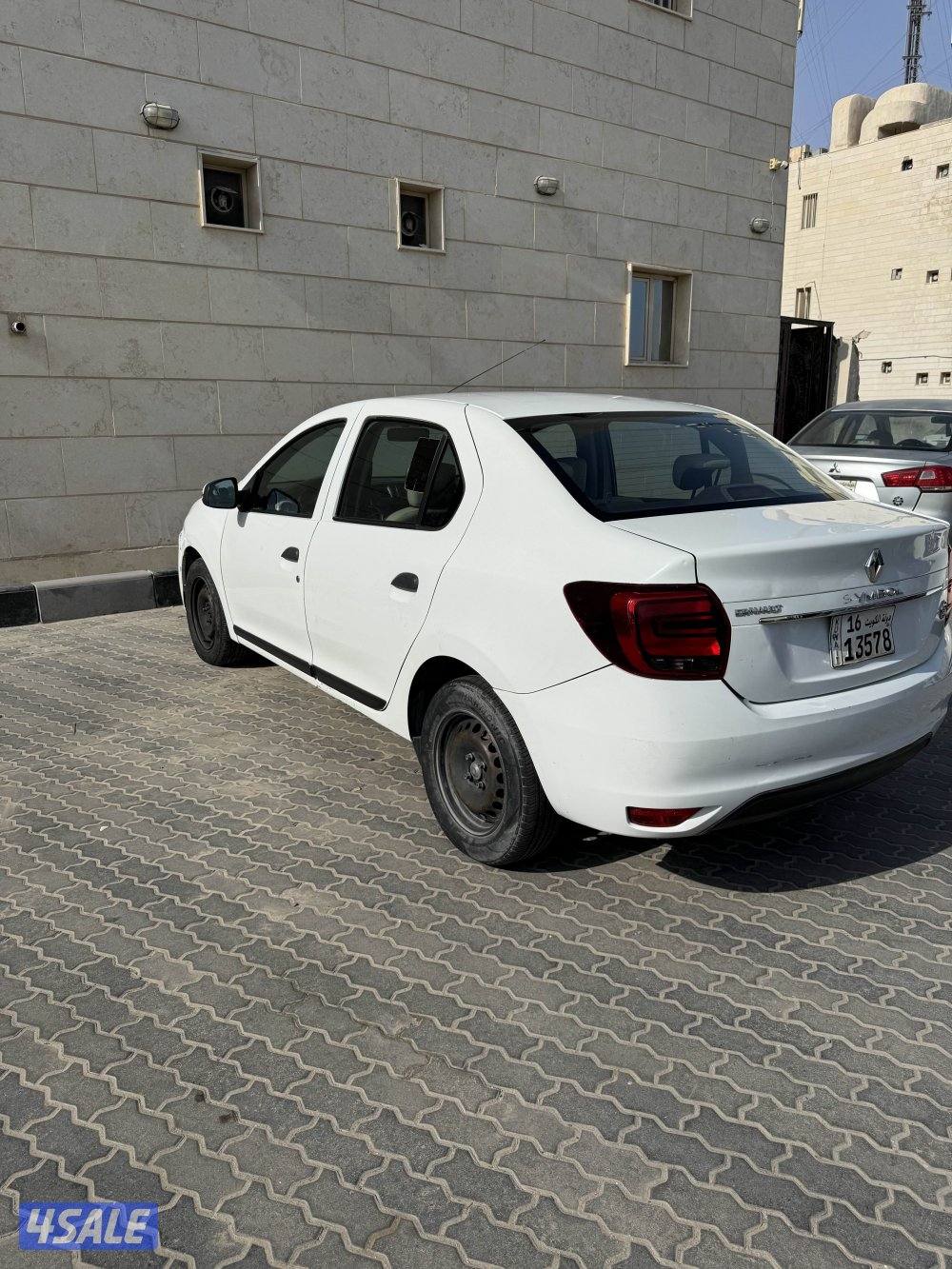 رينو سيمبول موديل ٢٠١٩ ابيض لا تحتاج اي شي بيعه سريعة4