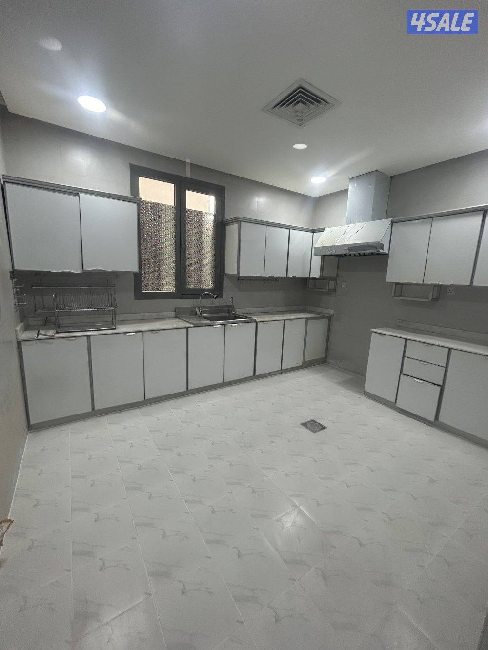 للإيجار في الصديق شقق0