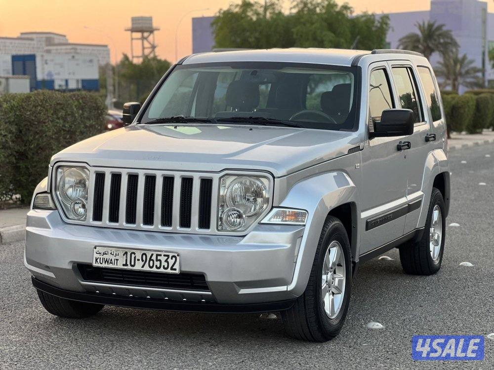 شيروكي سبورت 2011 عداد 173 الف دبل قير بحاله الوكاله0