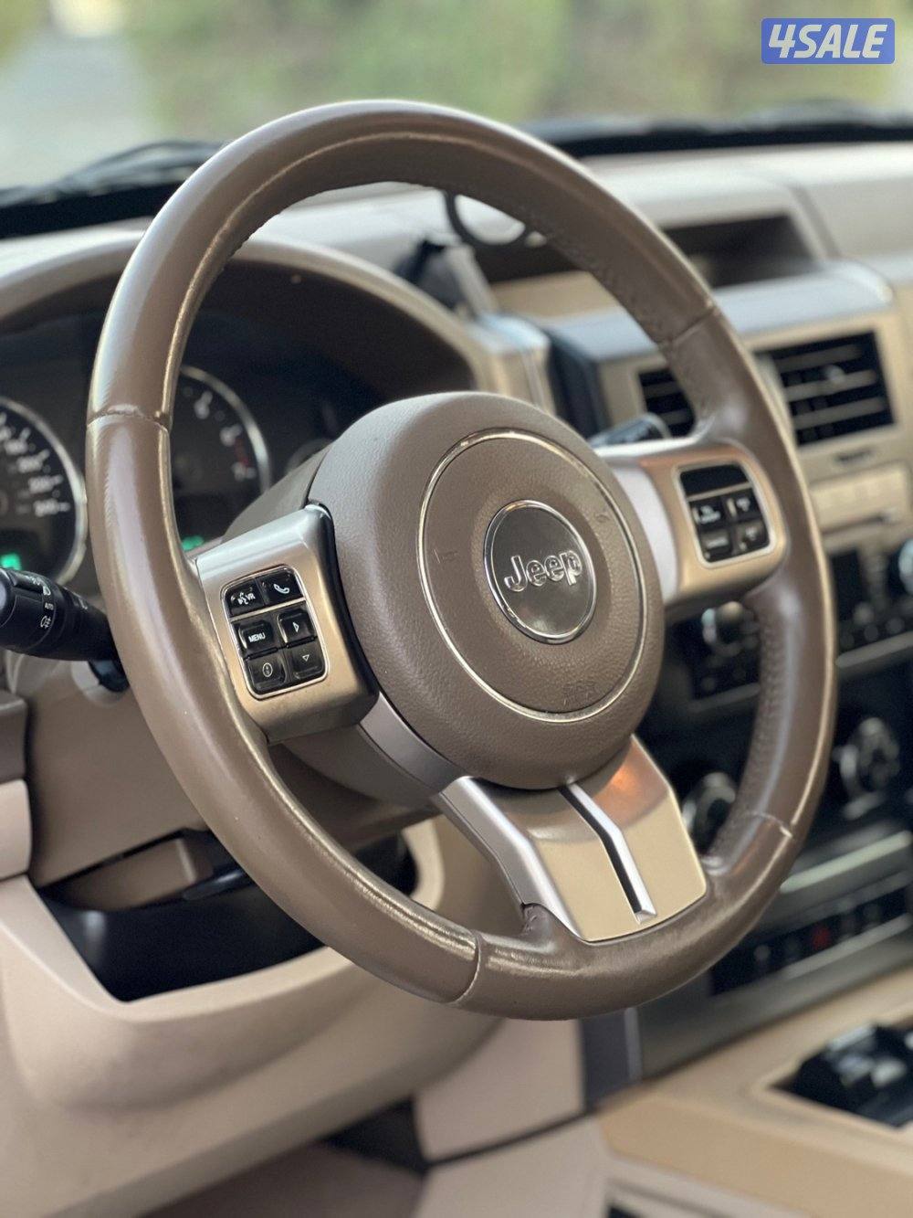 شيروكي سبورت 2011 عداد 173 الف دبل قير بحاله الوكاله4