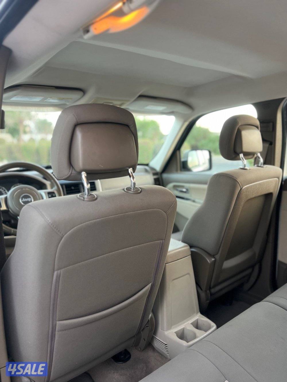 شيروكي سبورت 2011 عداد 173 الف دبل قير بحاله الوكاله7