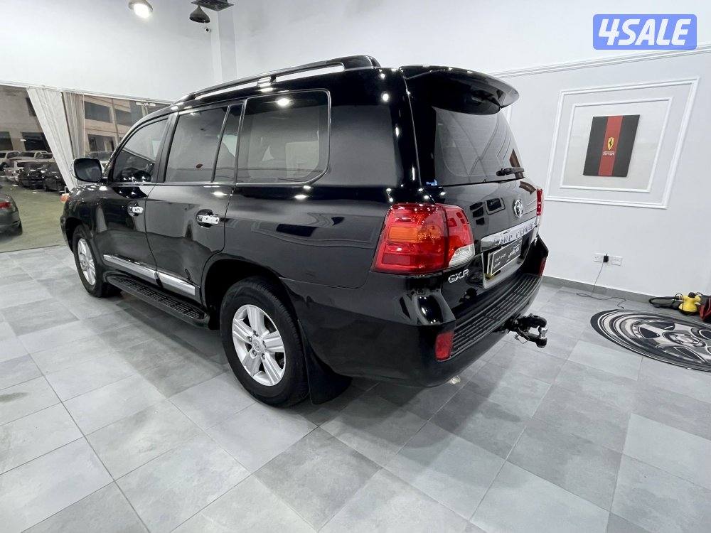 لاند كروزر GXR V82