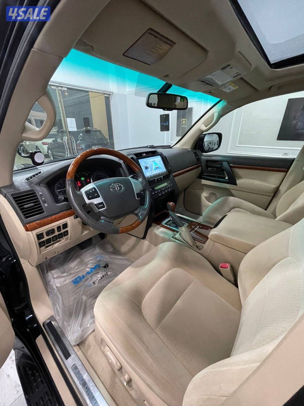 لاند كروزر GXR V812