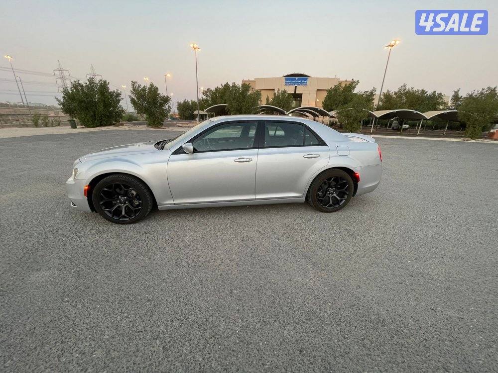 للبيع كرايلزر موديل 2022 عداد 60 شرط الفحص2