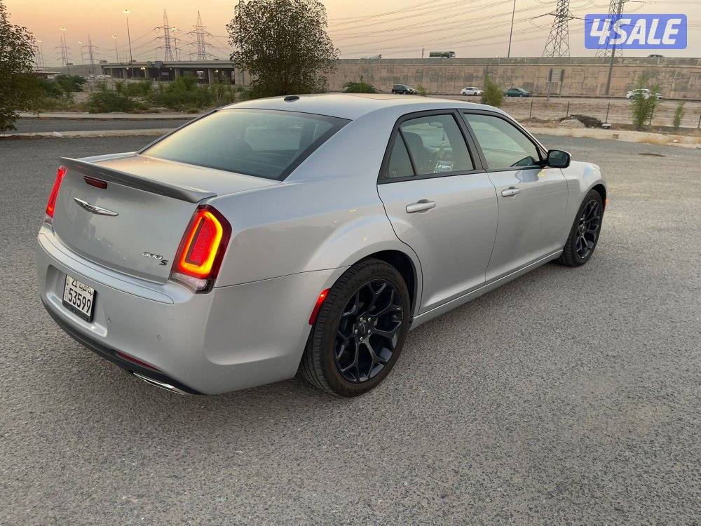 للبيع كرايلزر موديل 2022 عداد 60 شرط الفحص4