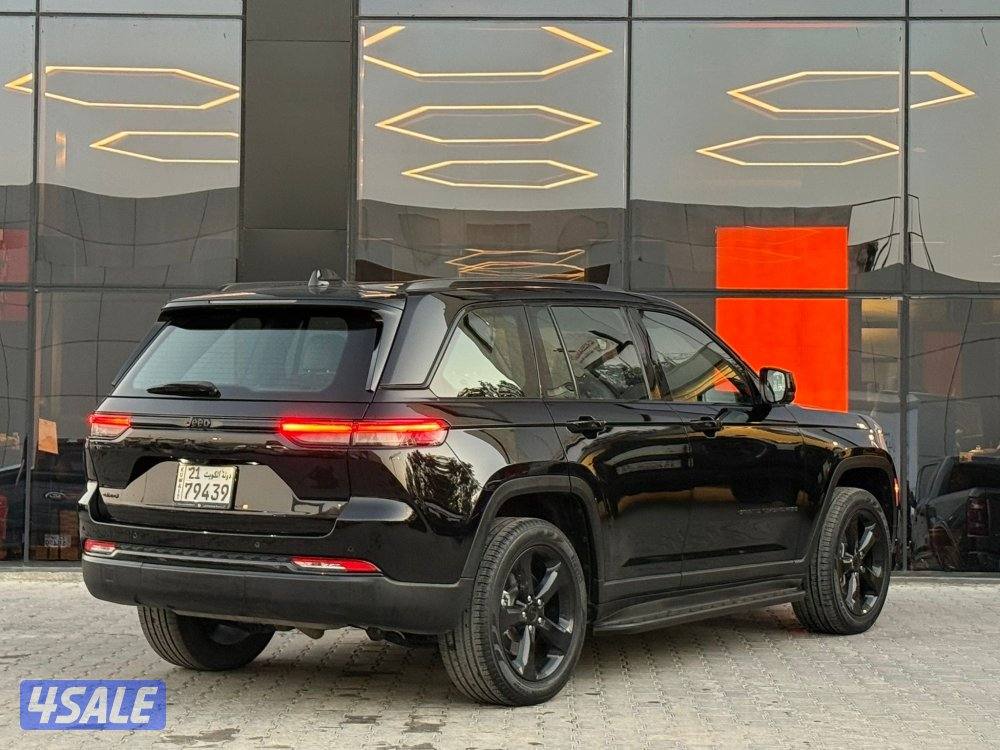 GRAND CHEROKE SPORT 4*4 _2023 صبغ الوكالة3
