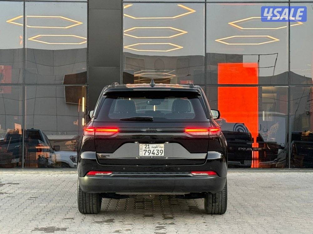 GRAND CHEROKE SPORT 4*4 _2023 صبغ الوكالة5