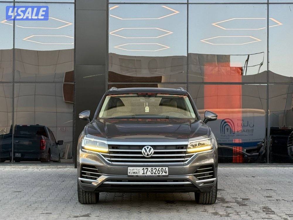 VOLKSWAGEN TOUAREG V6 _2019 صبغ الوكالة1