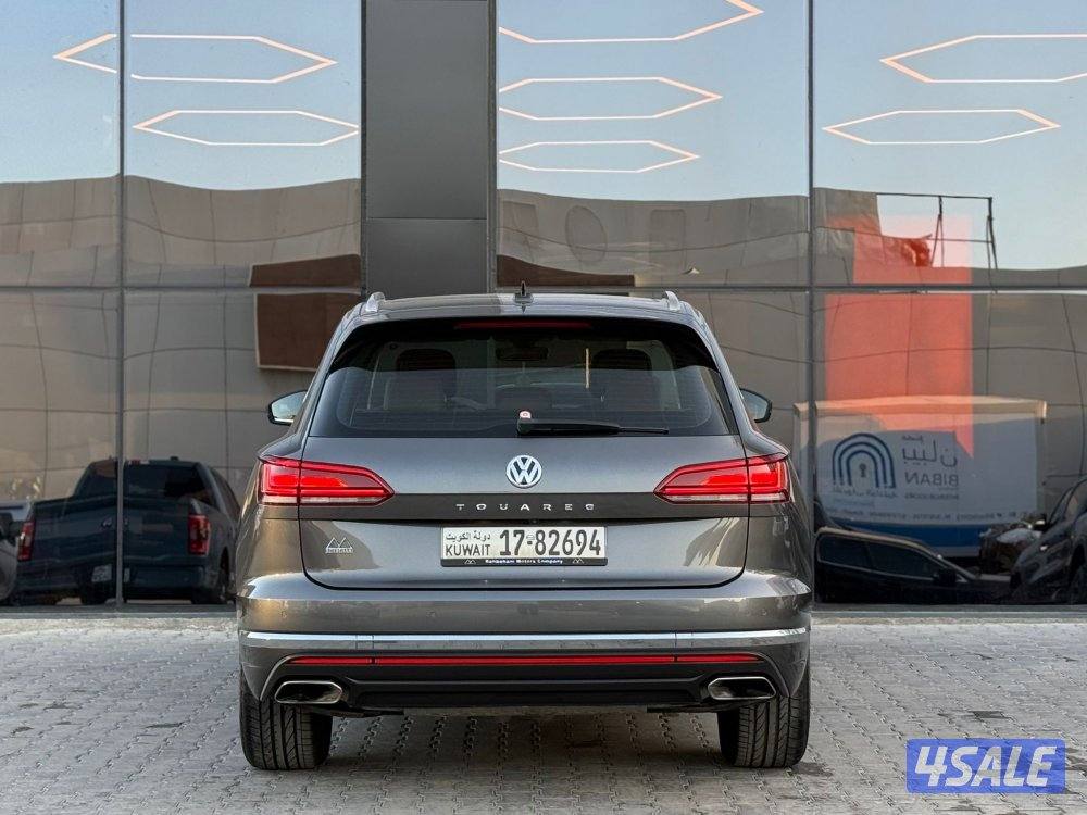 VOLKSWAGEN TOUAREG V6 _2019 صبغ الوكالة4