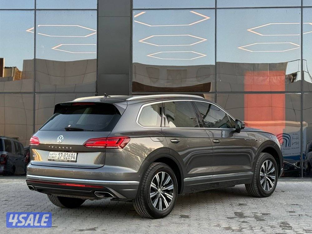 VOLKSWAGEN TOUAREG V6 _2019 صبغ الوكالة3