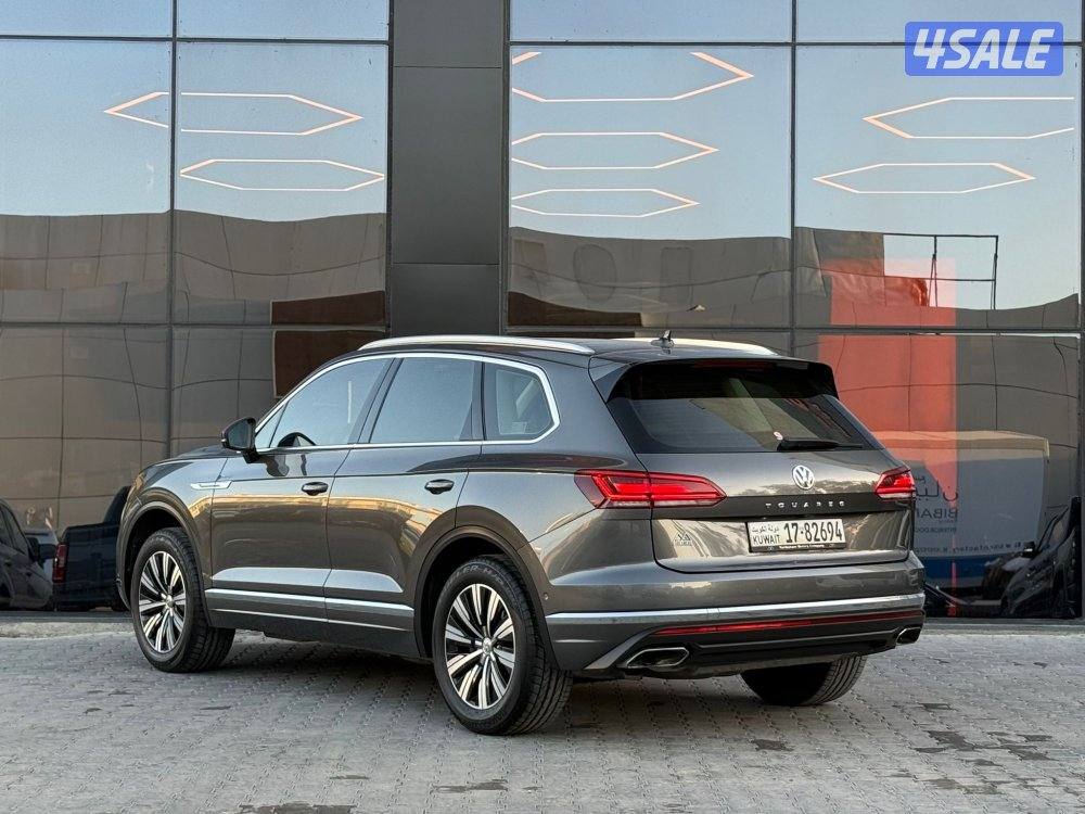 VOLKSWAGEN TOUAREG V6 _2019 صبغ الوكالة5