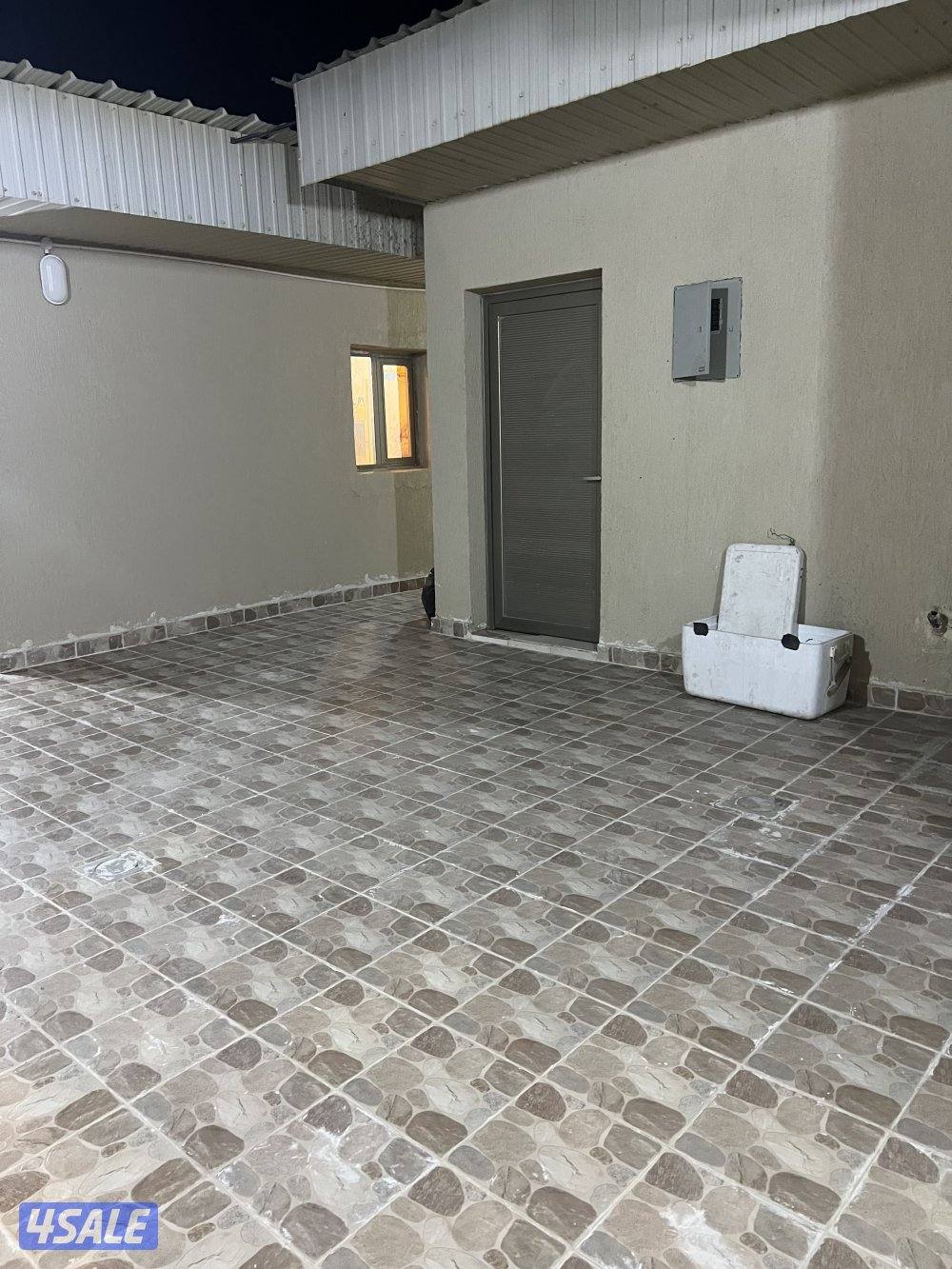 للبيع مزرعه 12,500بالعبدلي موقع مميز وقريب من الطريق العبدلي في قطعه24