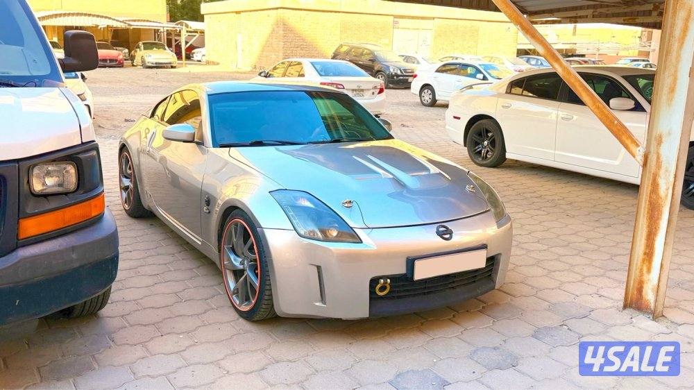 350z model 2004 in mint condition5