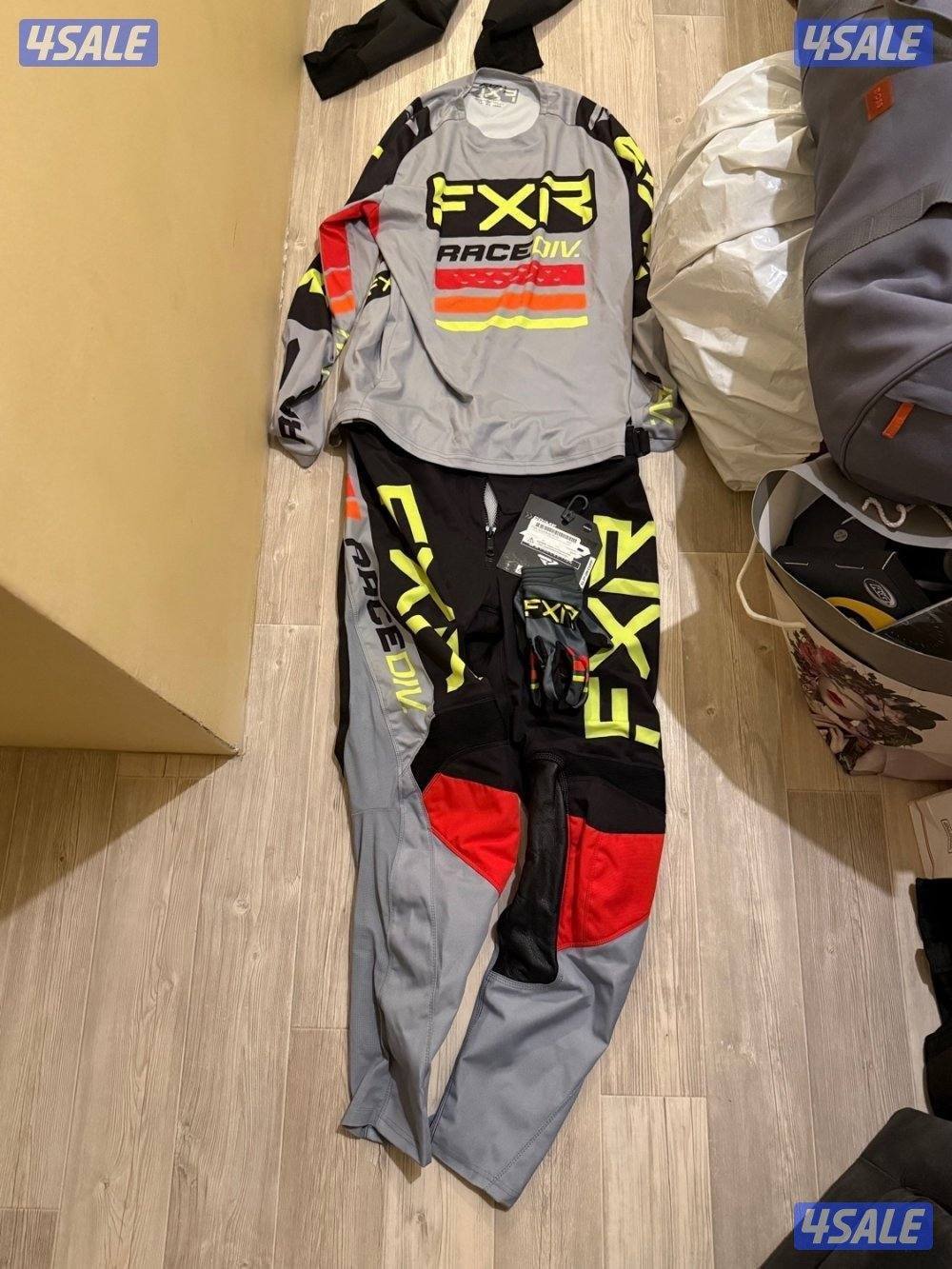 لبس سيكل بر و سيفتي و بوت و سماعه0