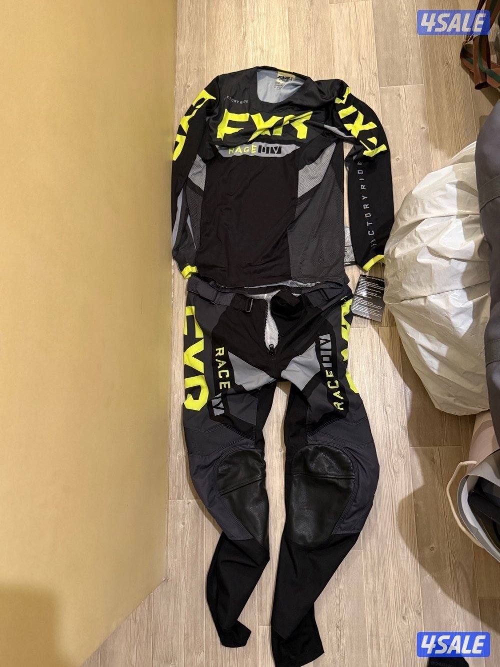 لبس سيكل بر و سيفتي و بوت و سماعه4