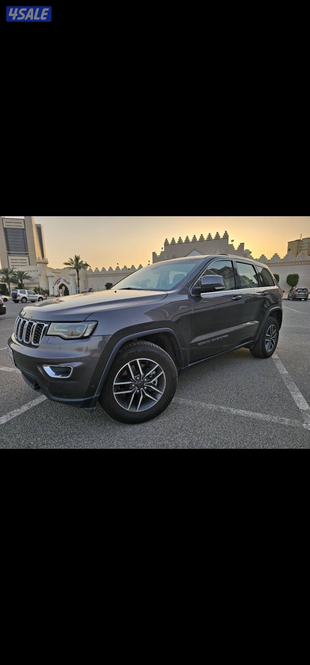 جراند شيروكي لاريدو 2021 .. دفع رباعي2