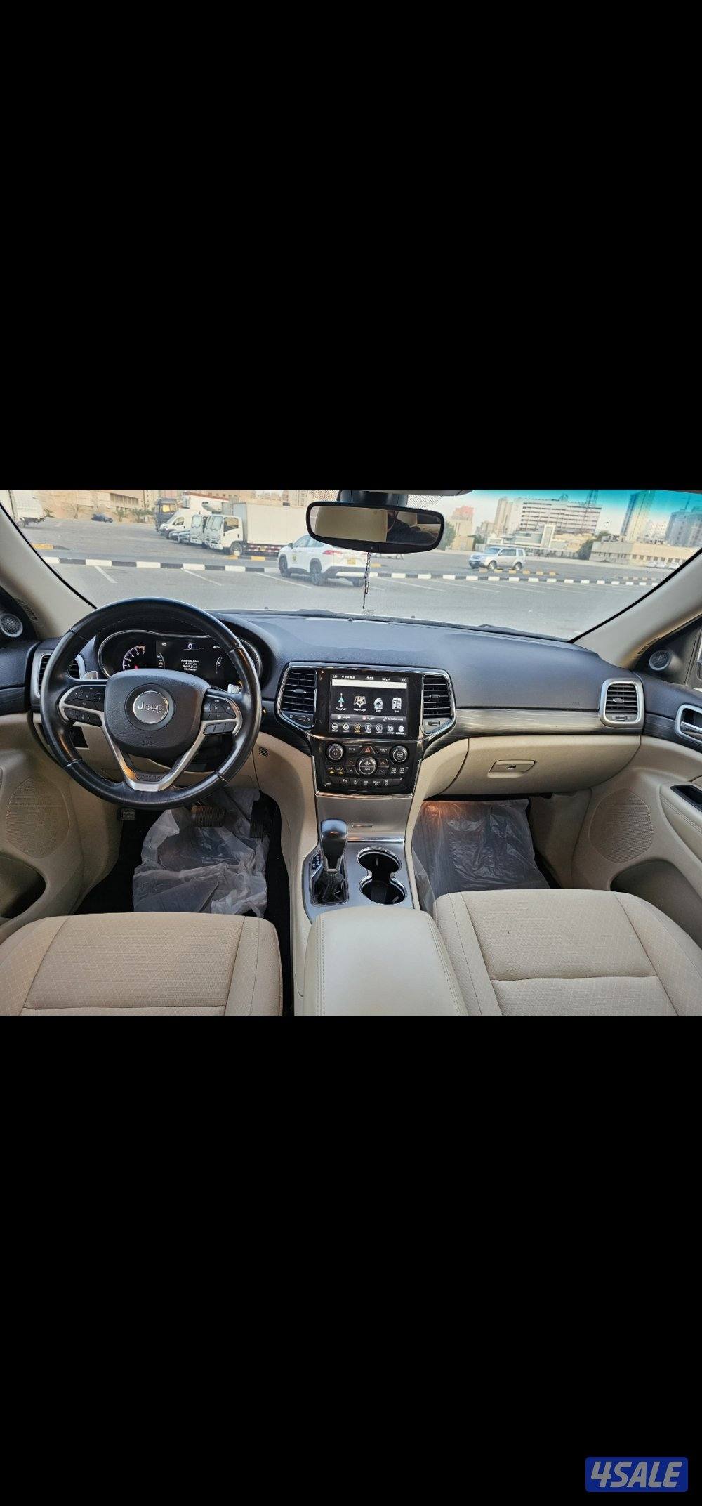 جراند شيروكي لاريدو 2021 .. دفع رباعي5