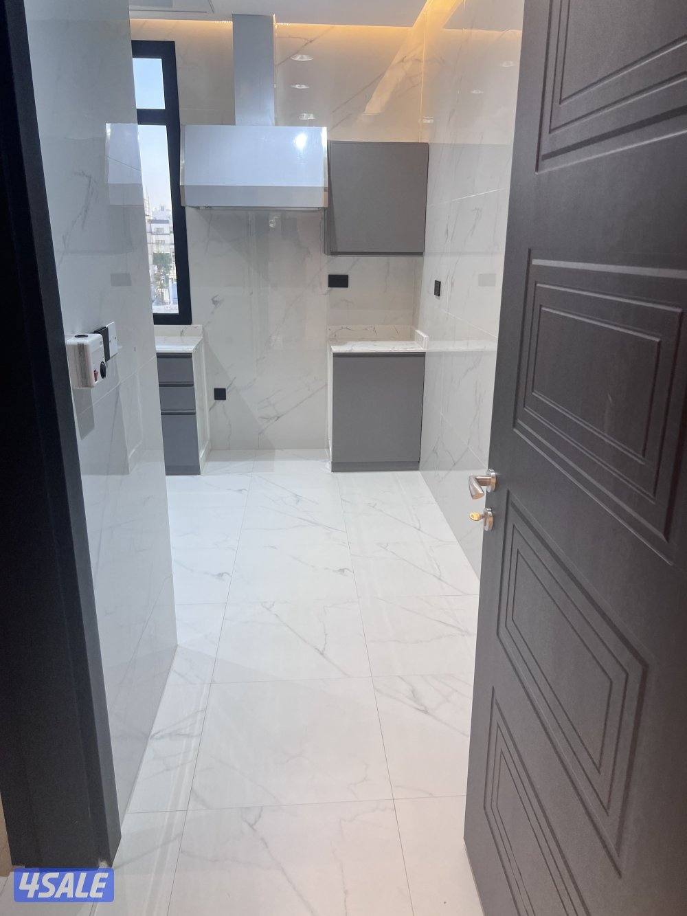 للإيجار شقه في ابوفطيرة جديدة لم تسكن سوبر8