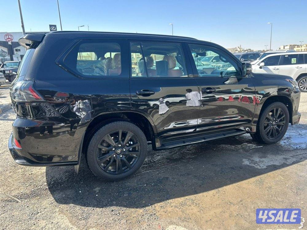 لكزس black editionS-LX5702