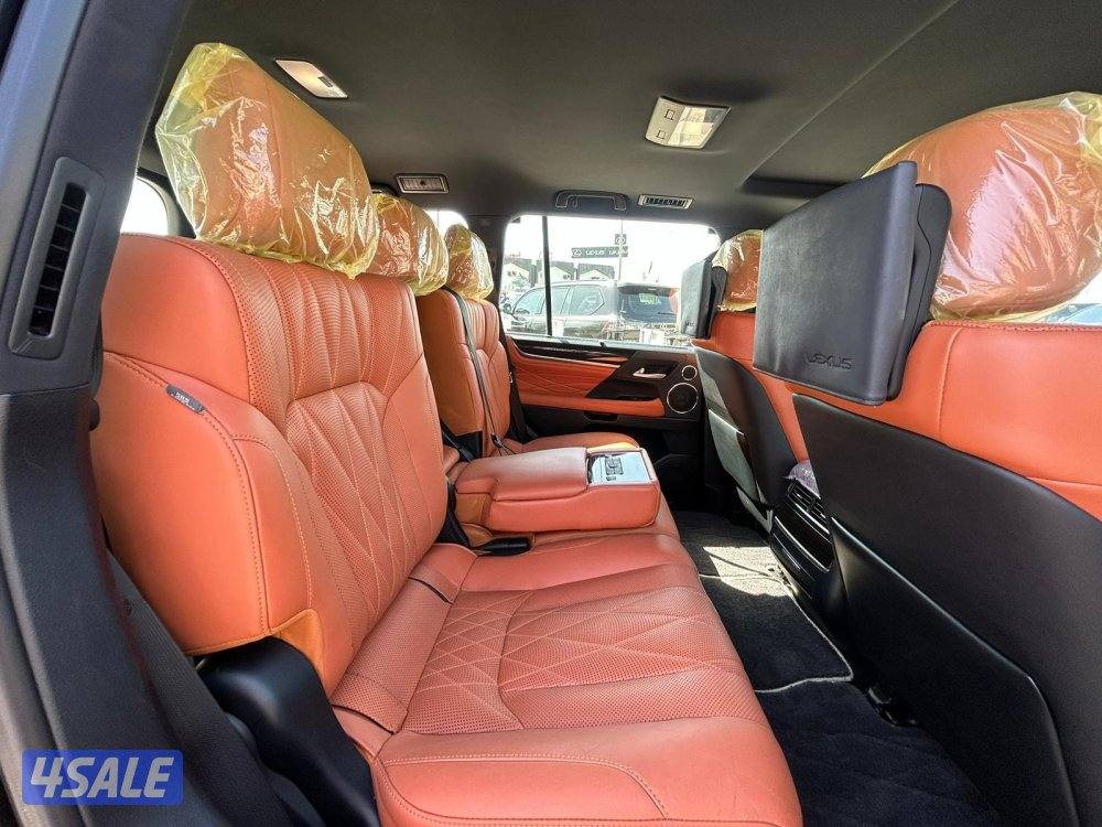 لكزس black editionS-LX5705