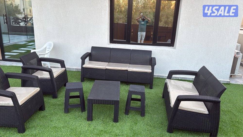 للبيع كراسي خشب خارجية فخمة10