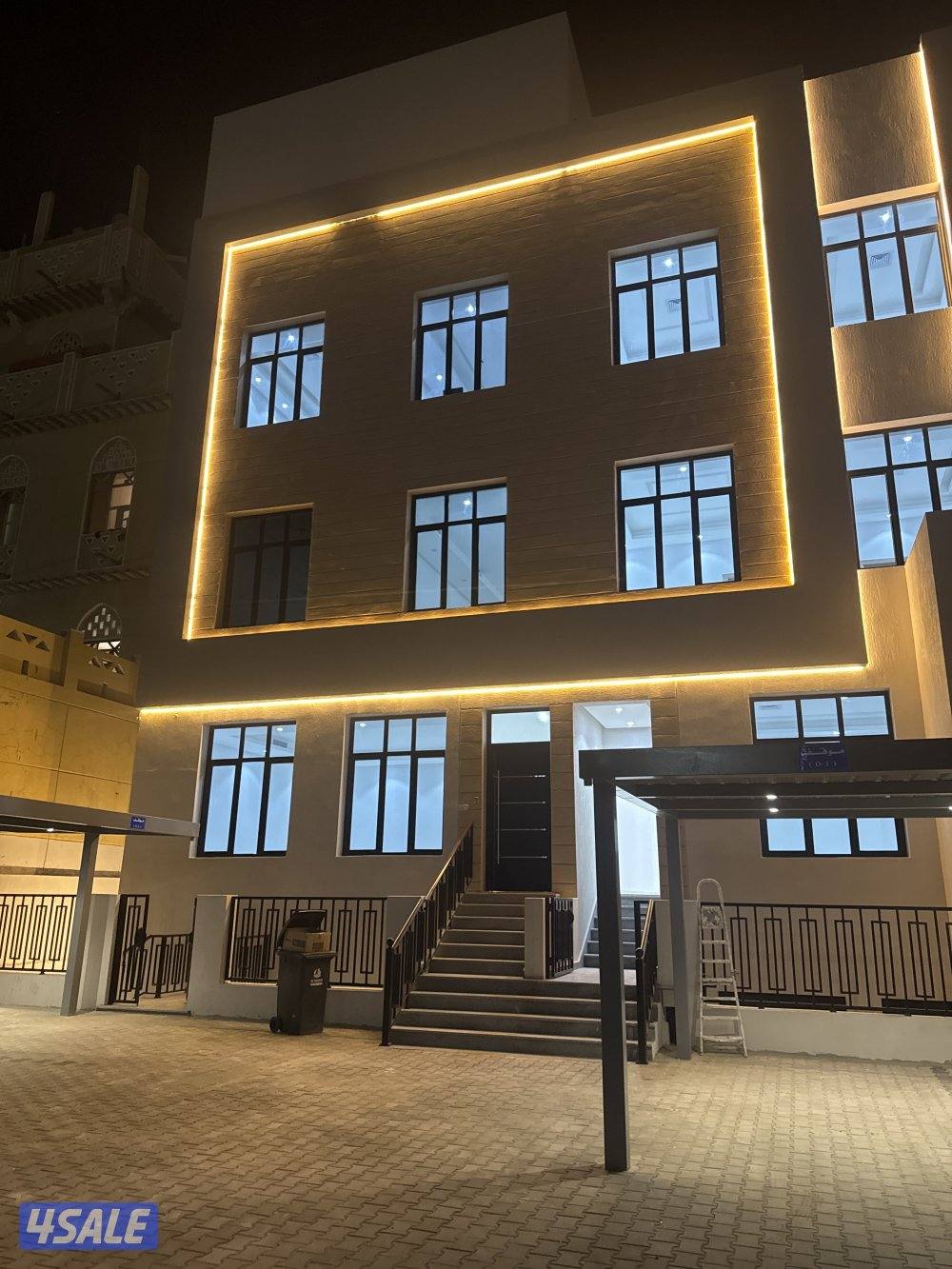 للايجار شقة ارضية مدخل خاص مساحات كبيرة0