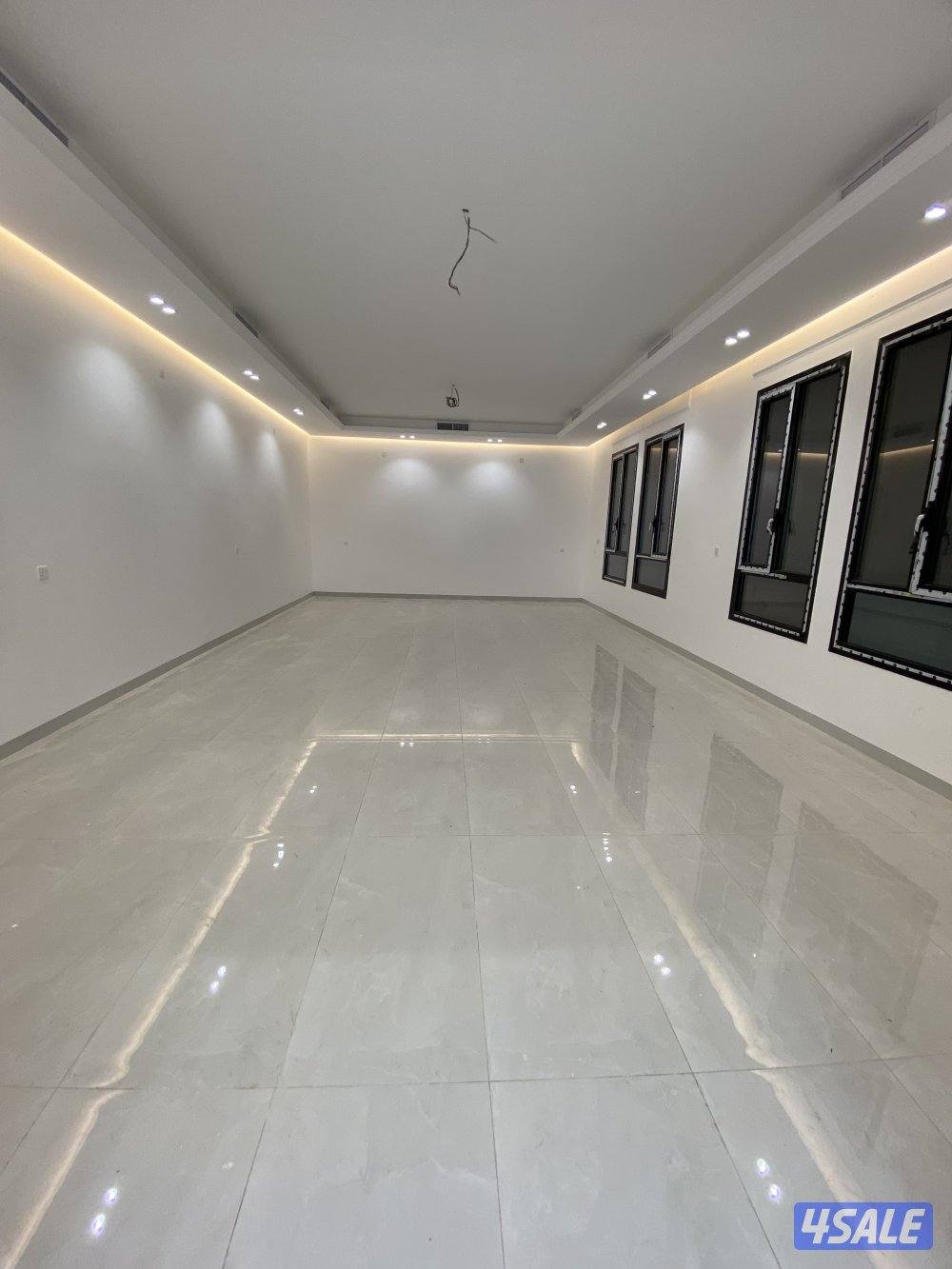 للايجار دور ارضي اول ساكن بالوفره ق٥1