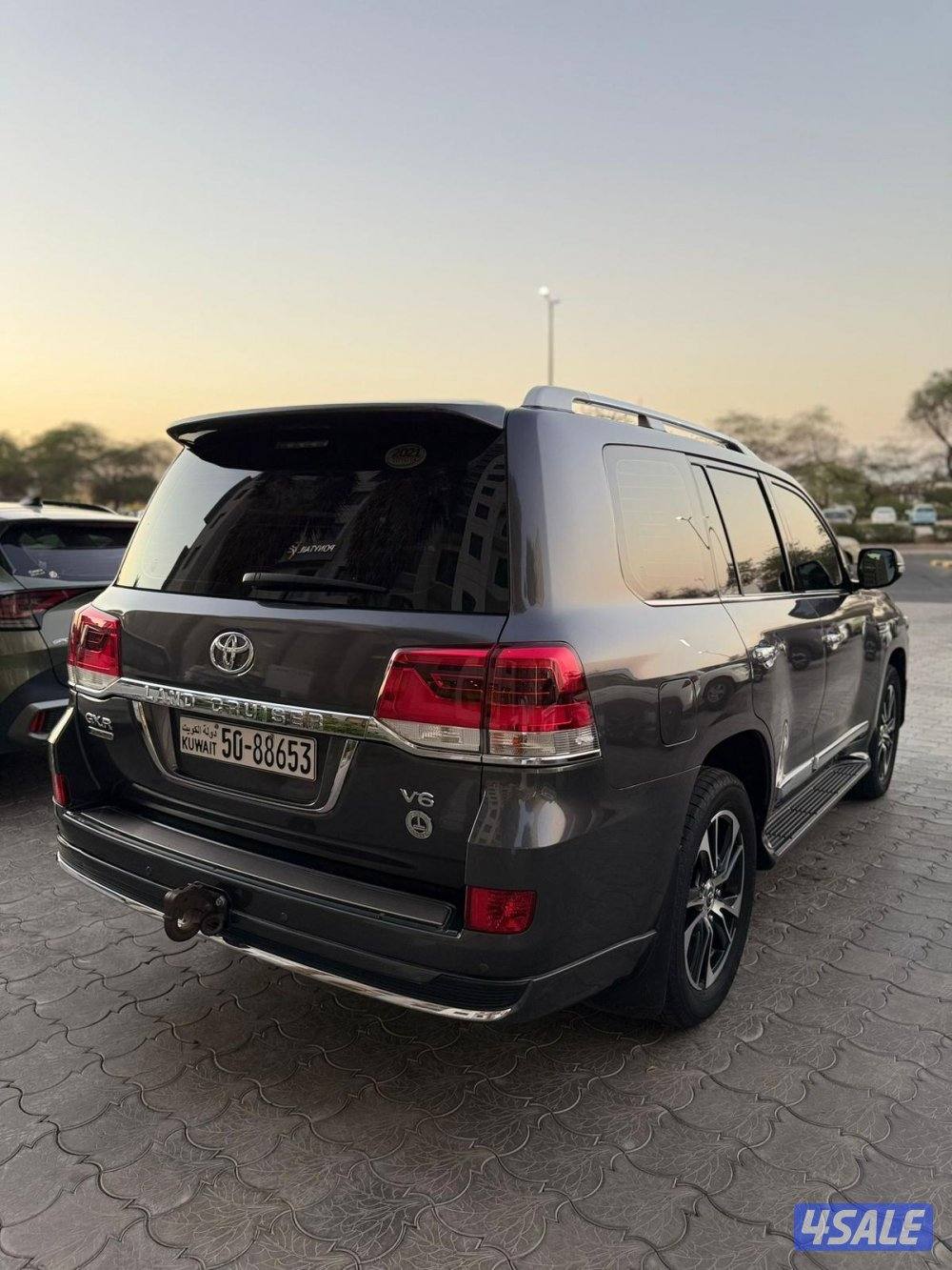 غراند تورينق V64