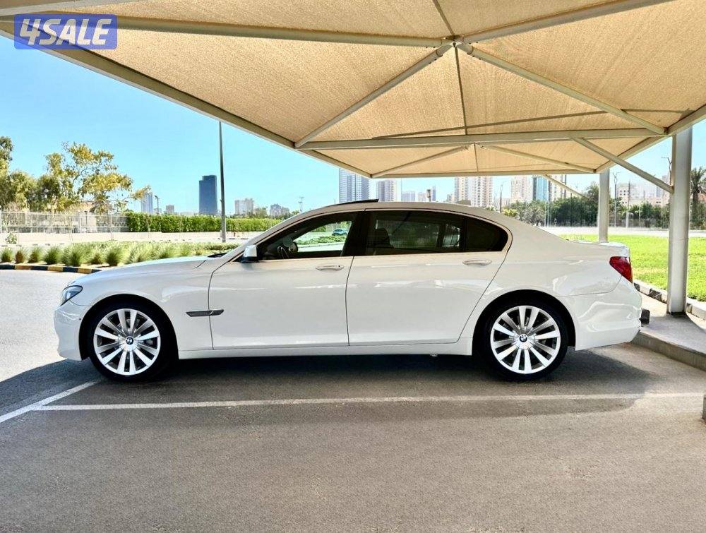 ًBMW 740L - الموديل:2012 - العداد1433
