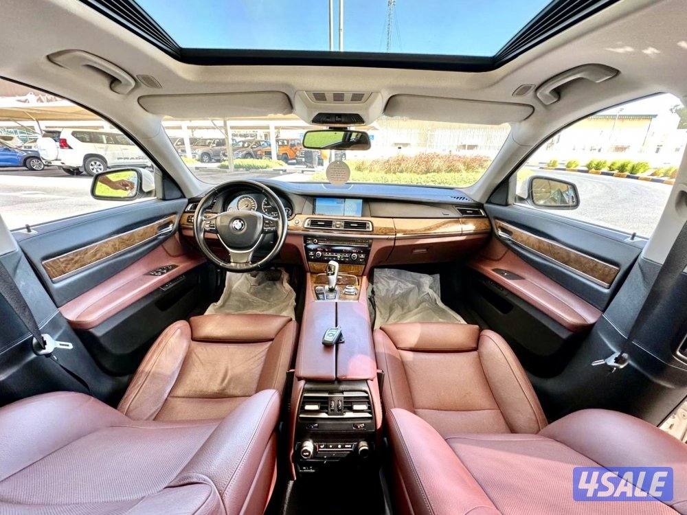 ًBMW 740L - الموديل:2012 - العداد14310