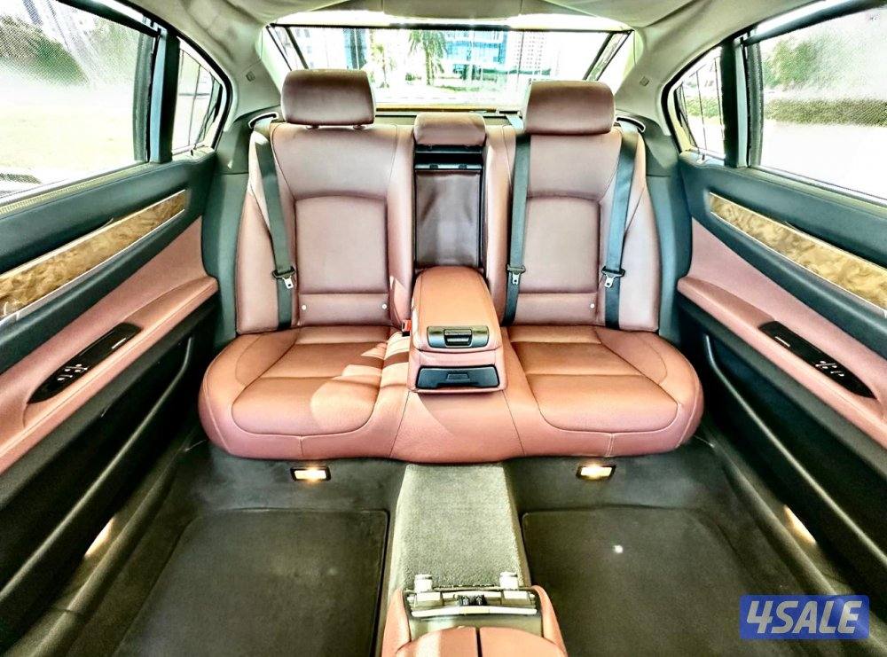 ًBMW 740L - الموديل:2012 - العداد14311