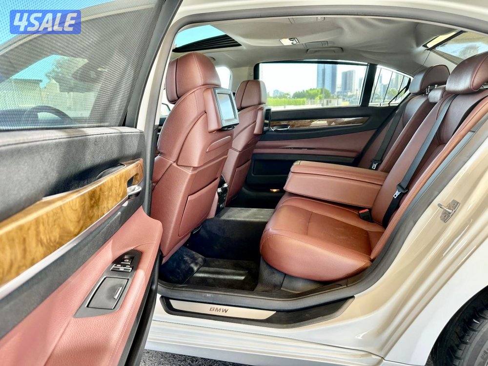 ًBMW 740L - الموديل:2012 - العداد14313