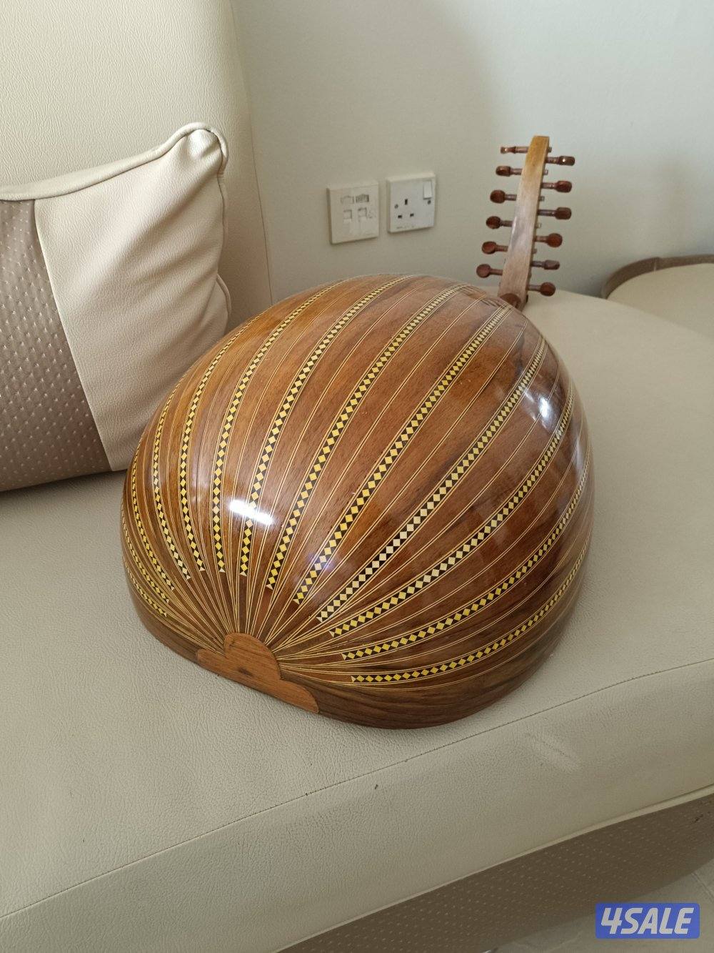 للبيع عود على خليفه ١٩٨٣2