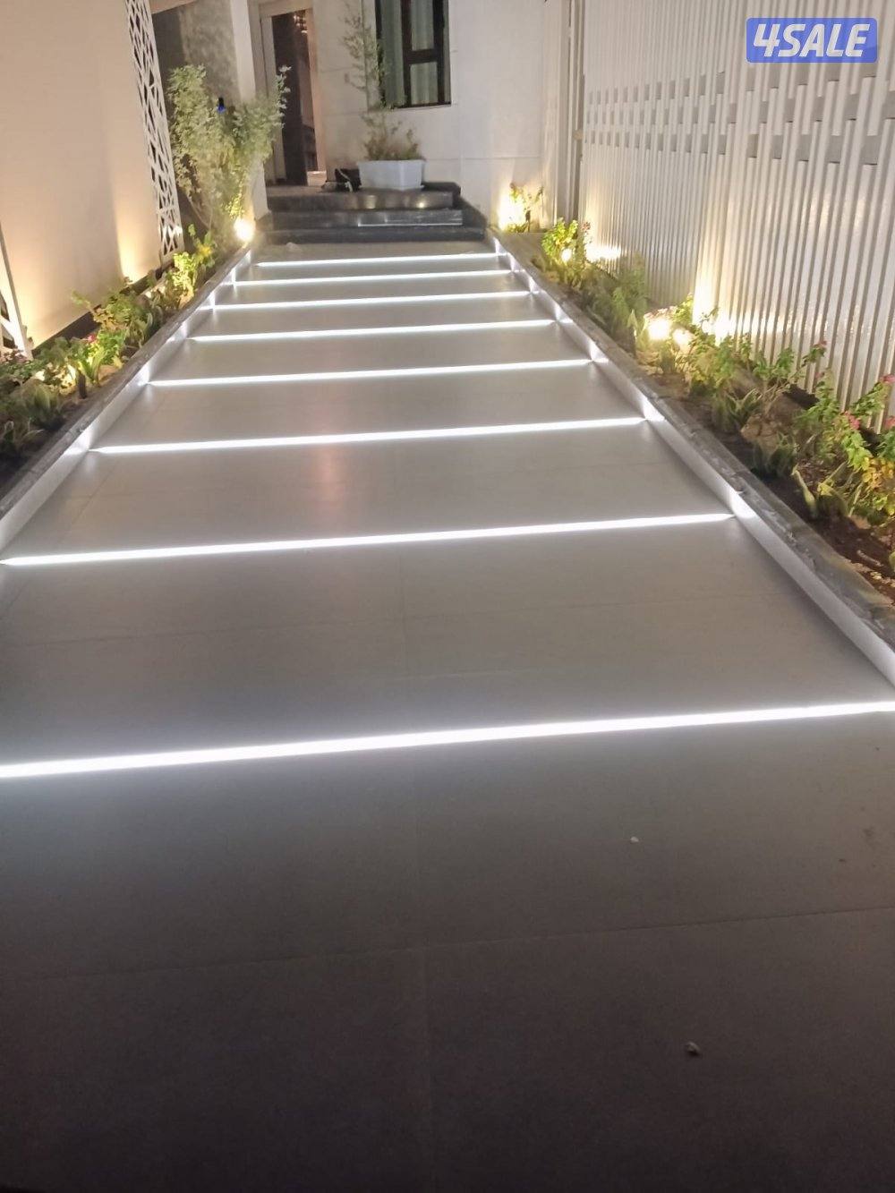 فني كهربائيّ مقاول جميع اعمل الكهرباء بلا استثناء1