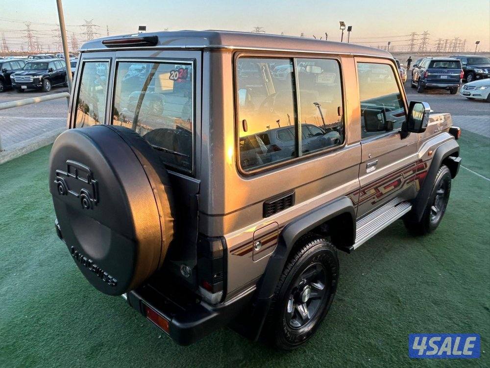 للبيع لاند كروزر LX ربع4