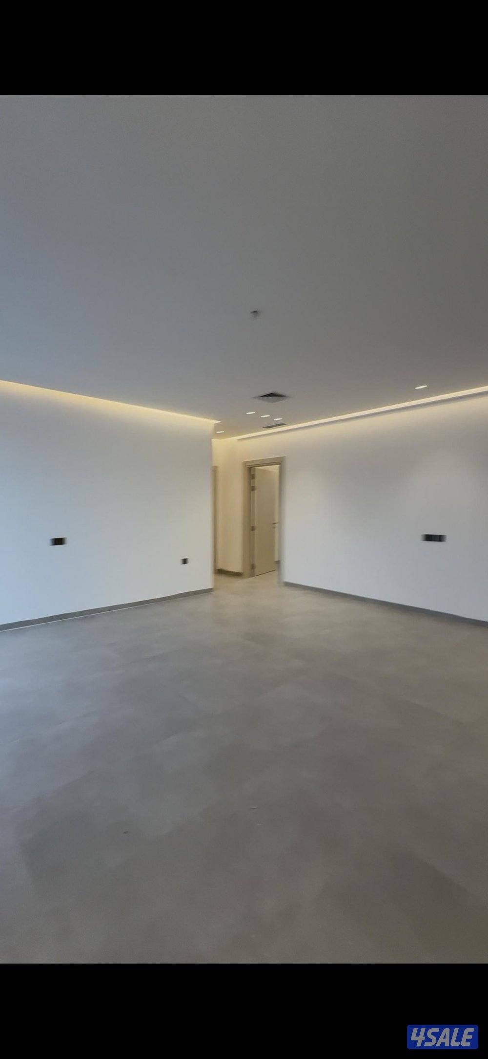 للايجار دور مع روف كبير اول ساكن منطقة خيطان الجنوبي6