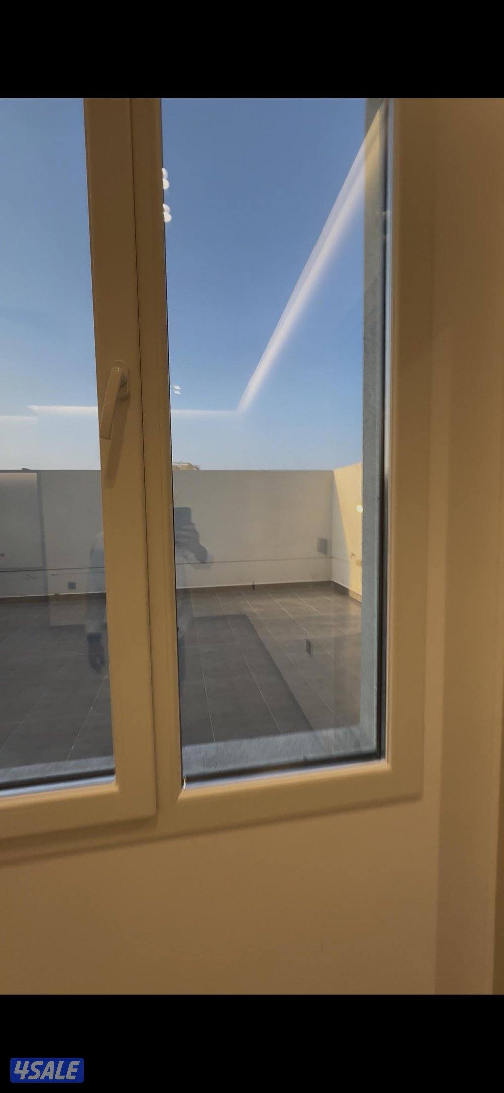 للايجار دور مع روف كبير اول ساكن منطقة خيطان الجنوبي7