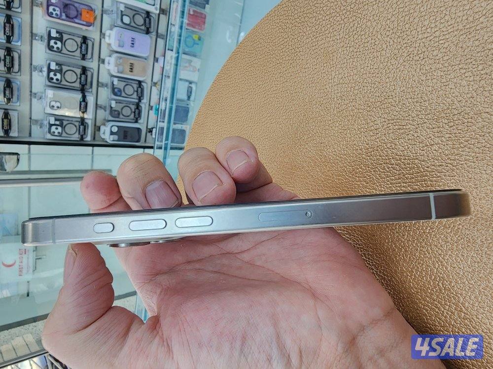 Apple iphone 15 pro 256gb same like new 💯% battery under warranty3